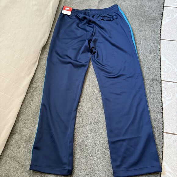 NWT Nike Men’s Tribute Regular fit Nike Swoosh Sweats Gym Track Pants Size L - Picture 3 of 8